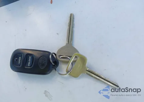 2004 Toyota Corolla Le z USA, uszkodzony, nr VIN 2T1BR32E84C290721